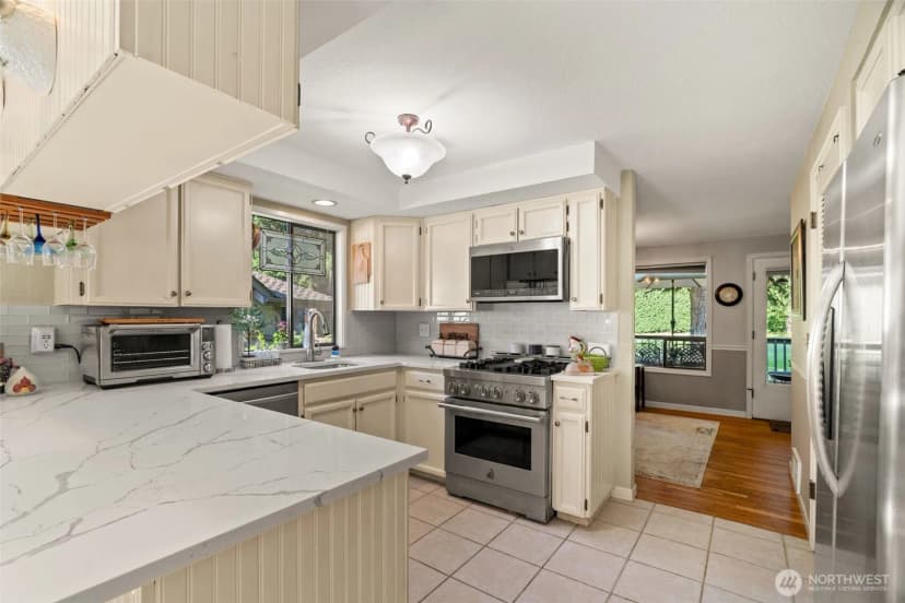 Property photo for 16968 65th Lane Ne, Kenmore photo 14