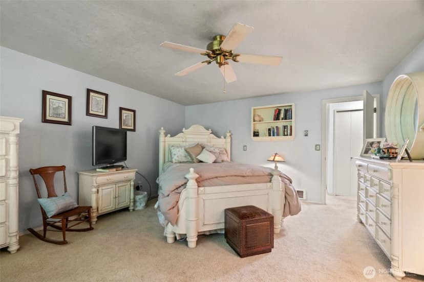 Property photo for 16968 65th Lane Ne, Kenmore photo 24