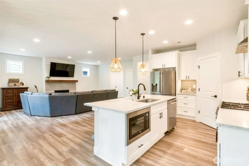 Property photo for 22425 285th St, Maple Valley photo 12