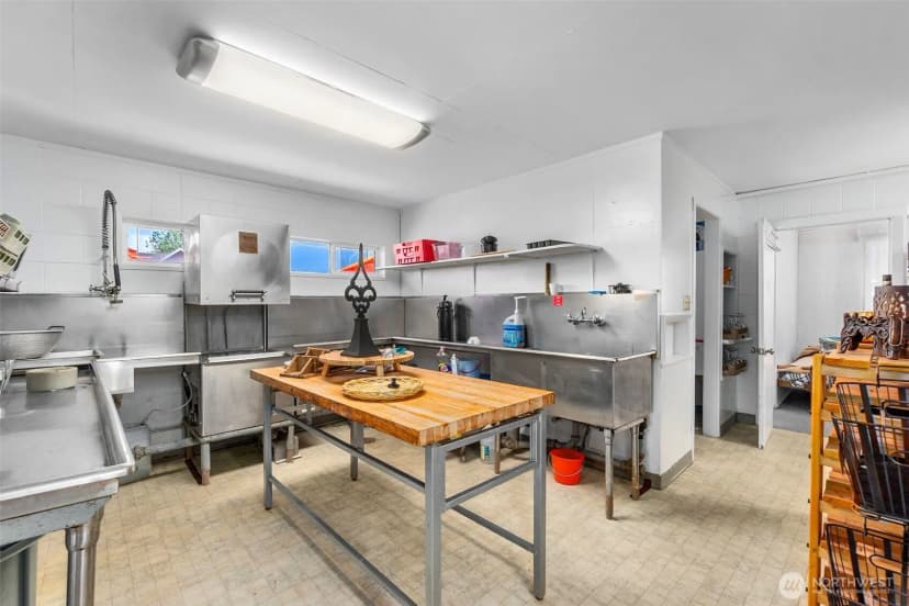 Property photo for 402 N Montesano Street, Westport photo 20