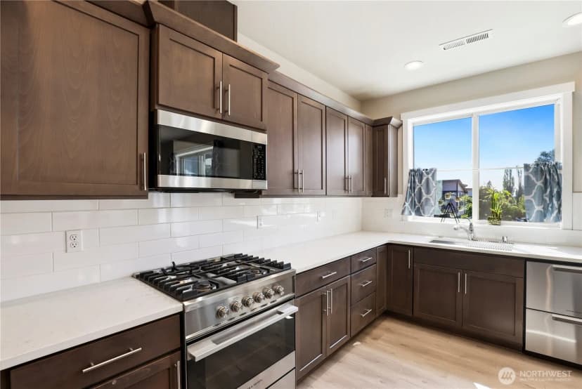 Property photo for 1013 105th Avenue Ct E, Edgewood photo 8