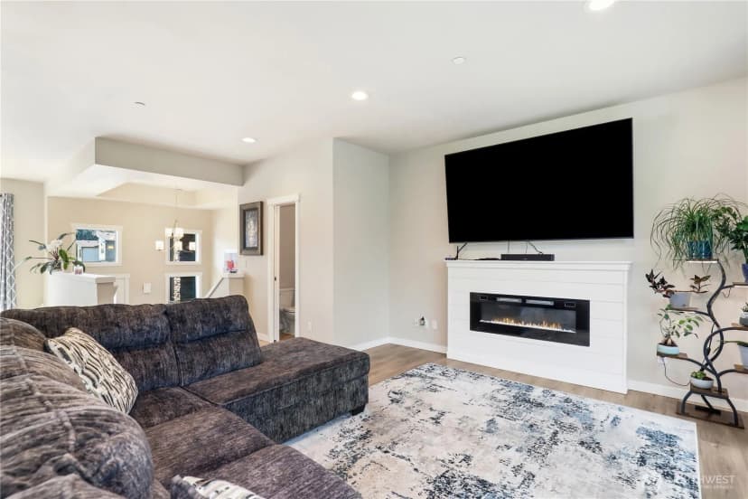 Property photo for 1013 105th Avenue Ct E, Edgewood photo 6