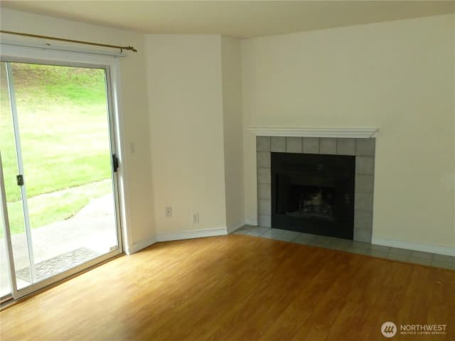 Property photo for 1526 192nd Street Se #m-5, Bothell photo 3