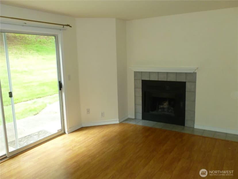 Property photo for 1526 192nd Street Se #m-5, Bothell photo 3