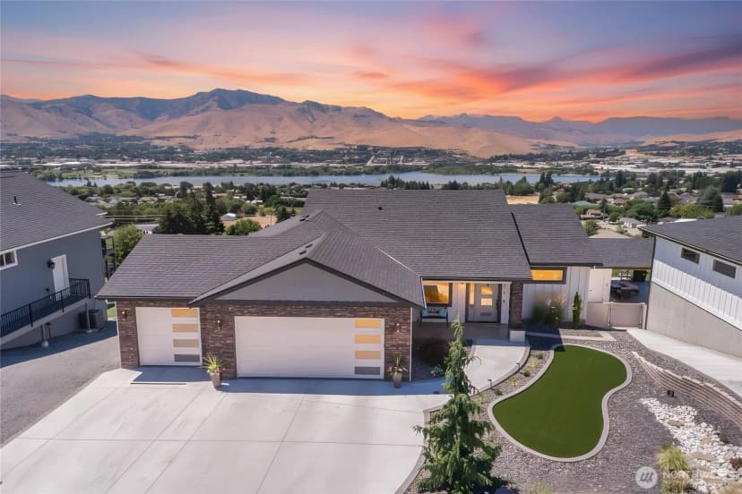 Property photo for 3018 N Breckenridge Drive, East Wenatchee photo 2