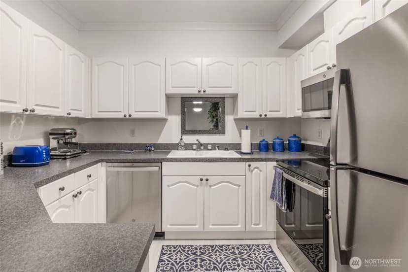 Property photo for 801 N Rainier Avenue #f231, Renton photo 6
