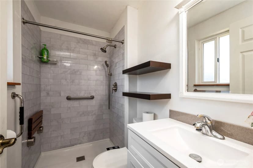 Property photo for 412 Eighth Street, Blaine photo 12