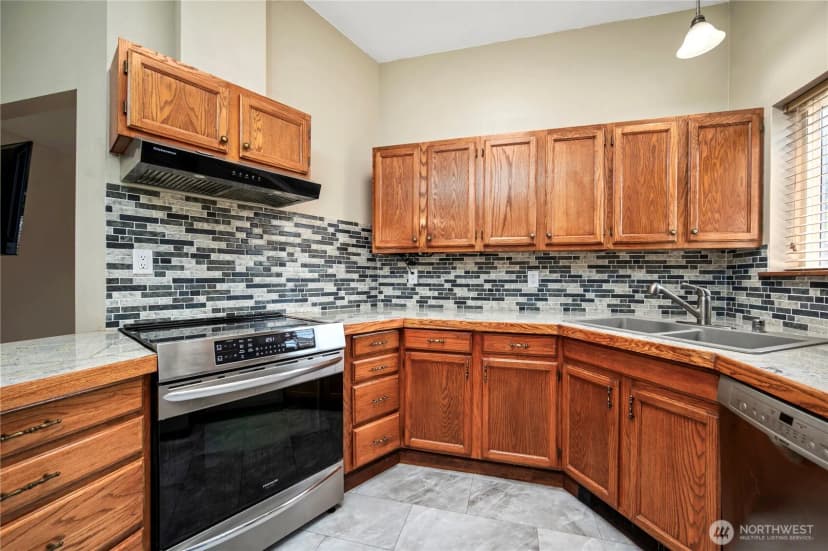 Property photo for 412 Eighth Street, Blaine photo 7