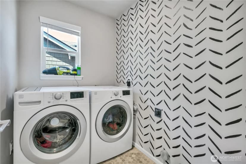 Property photo for 33161 Glacier Avenue Se, Black Diamond photo 27