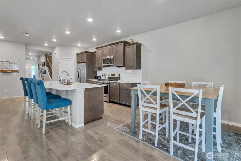 Property photo for 33161 Glacier Avenue Se, Black Diamond photo 11