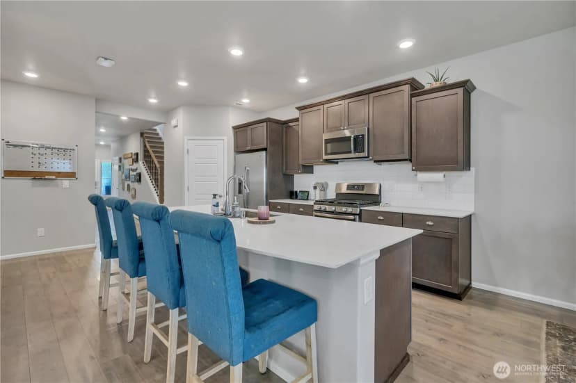 Property photo for 33161 Glacier Avenue Se, Black Diamond photo 12