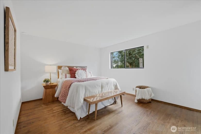 Property photo for 4731 Ne 201st Place, Lake Forest Park photo 13