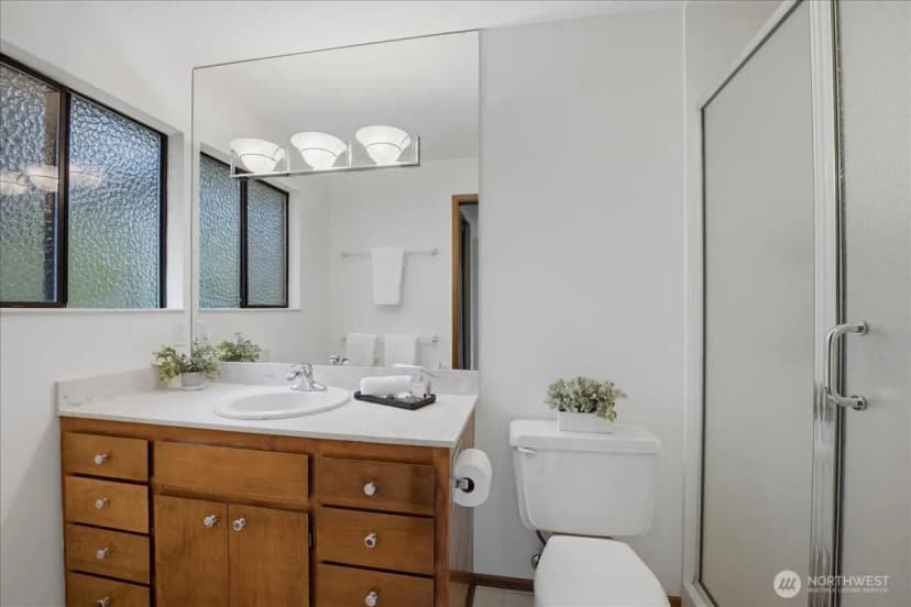 Property photo for 4731 Ne 201st Place, Lake Forest Park photo 15
