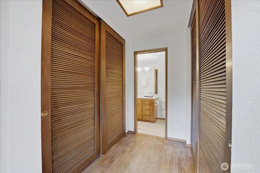 Property photo for 4731 Ne 201st Place, Lake Forest Park photo 14