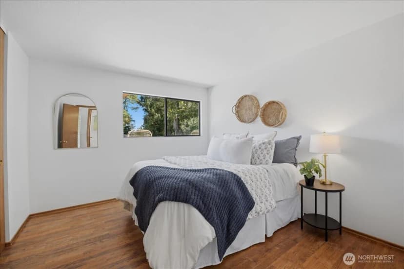 Property photo for 4731 Ne 201st Place, Lake Forest Park photo 11