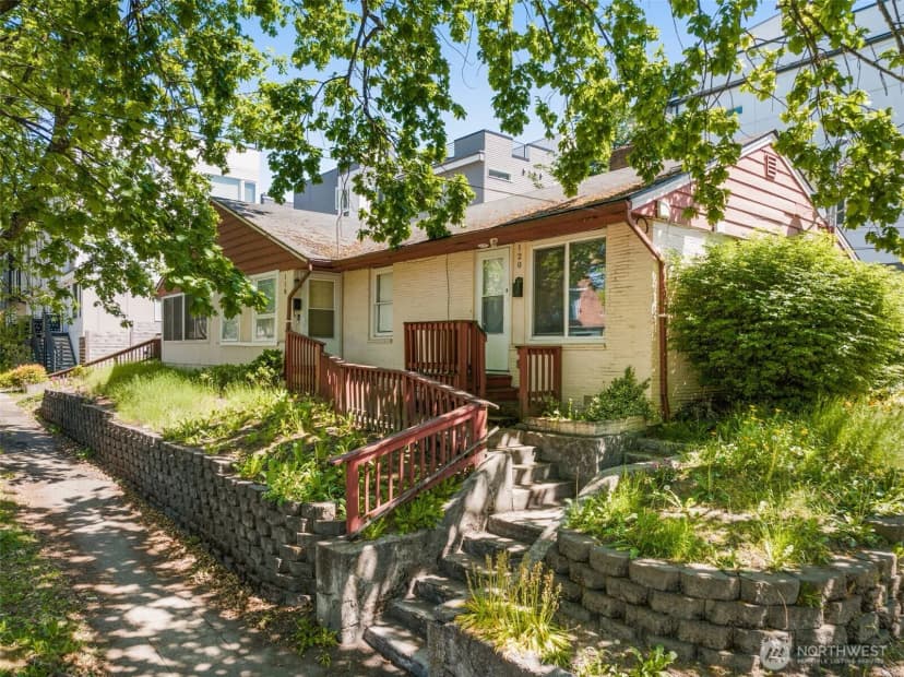 Property photo for 118 27th Avenue S, Seattle