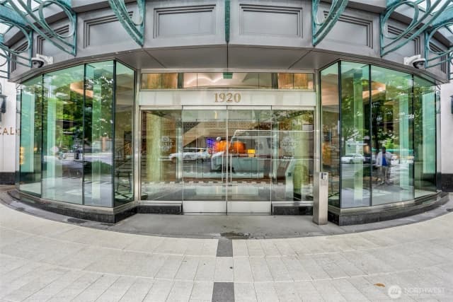 Property photo for 1920 4th Avenue #504, Seattle photo 4