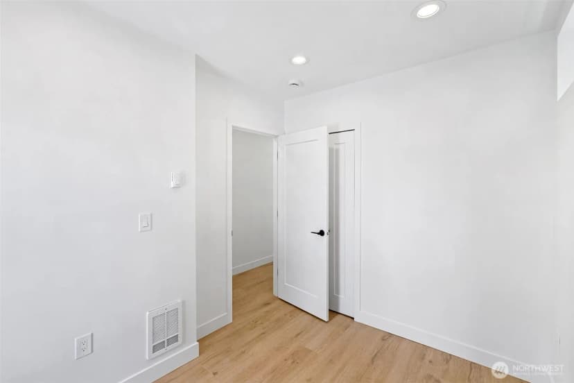 Property photo for 4113 Chilberg Avenue Sw #b, Seattle photo 30