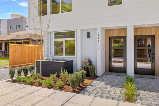 Property photo for 4113 Chilberg Avenue Sw #b, Seattle photo 4