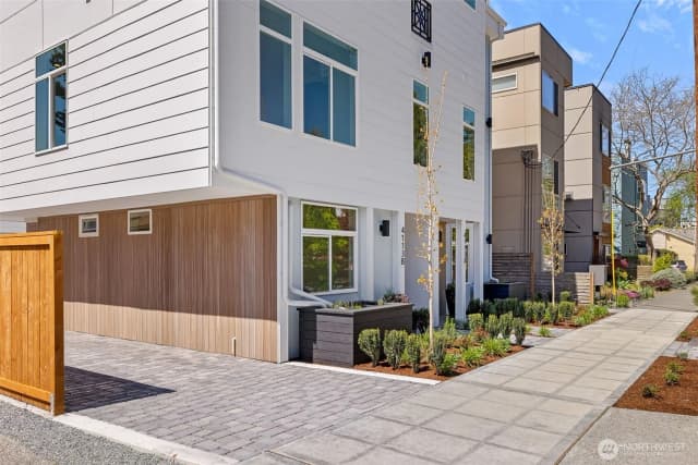 Property photo for 4113 Chilberg Avenue Sw #b, Seattle photo 5