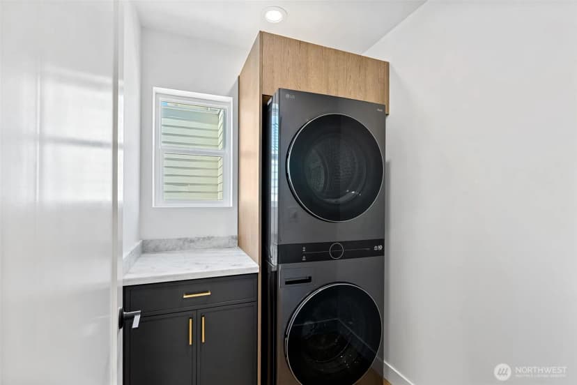 Property photo for 4113 Chilberg Avenue Sw #b, Seattle photo 24