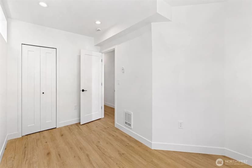 Property photo for 4113 Chilberg Avenue Sw #b, Seattle photo 28