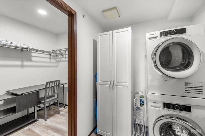Property photo for 1188 Se Pioneer Way #101, Oak Harbor photo 17