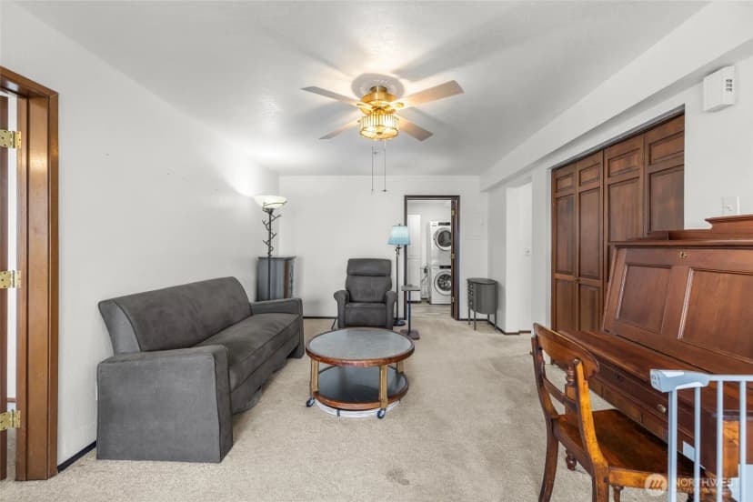 Property photo for 1188 Se Pioneer Way #101, Oak Harbor photo 7