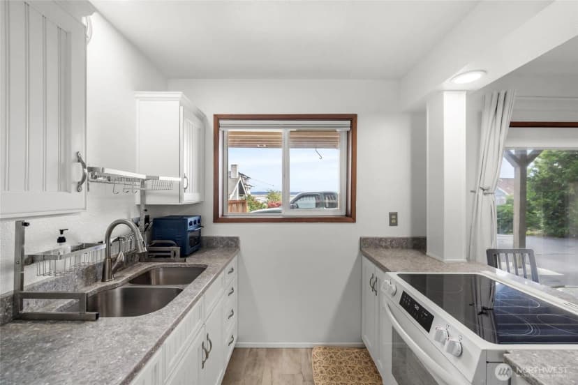 Property photo for 1188 Se Pioneer Way #101, Oak Harbor photo 14