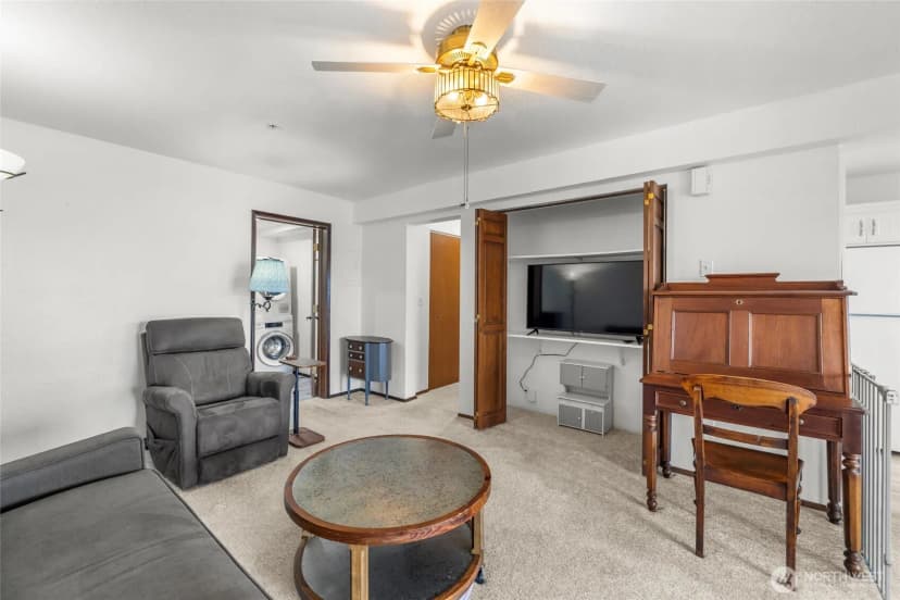 Property photo for 1188 Se Pioneer Way #101, Oak Harbor photo 9