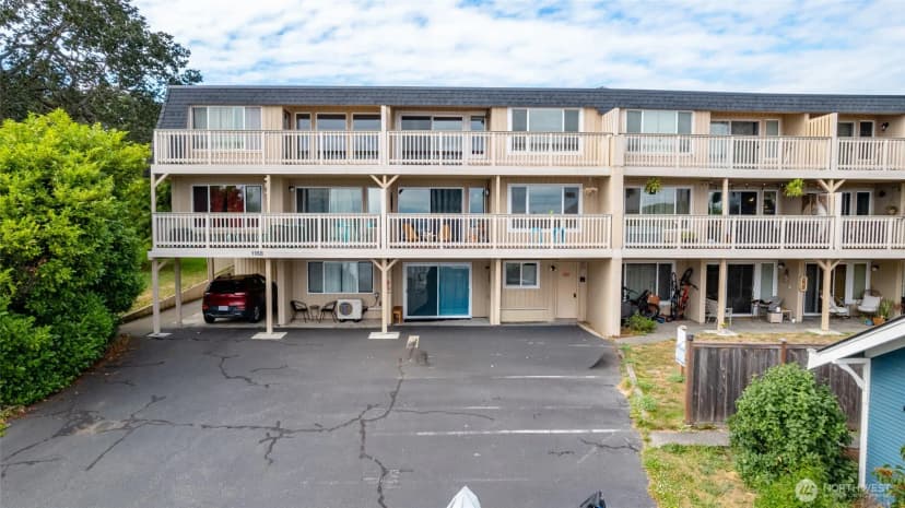 Property photo for 1188 Se Pioneer Way #101, Oak Harbor photo 2