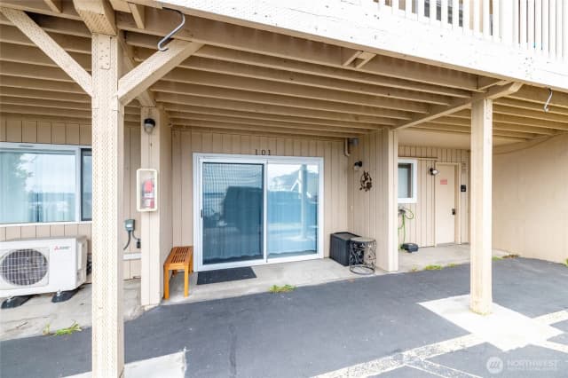 Property photo for 1188 Se Pioneer Way #101, Oak Harbor photo 5