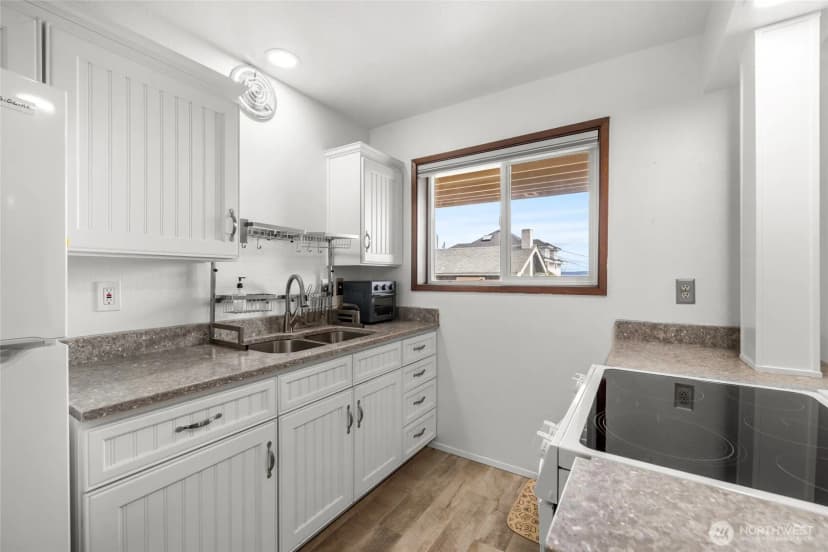 Property photo for 1188 Se Pioneer Way #101, Oak Harbor photo 13