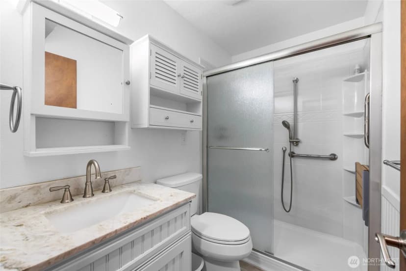 Property photo for 1188 Se Pioneer Way #101, Oak Harbor photo 19