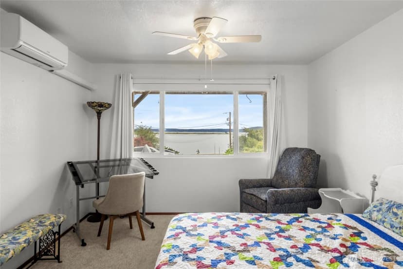 Property photo for 1188 Se Pioneer Way #101, Oak Harbor photo 21