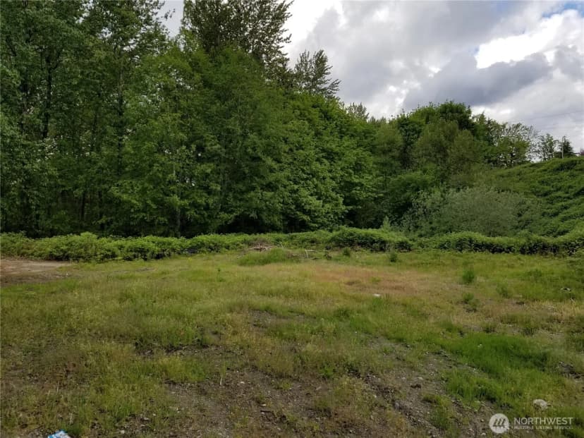 Property photo for 2350 Xx Ne 3rd Street, Renton photo 4