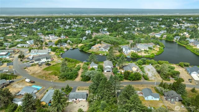 Property photo for 233 S Razor Clam Drive Sw, Ocean Shores photo 3
