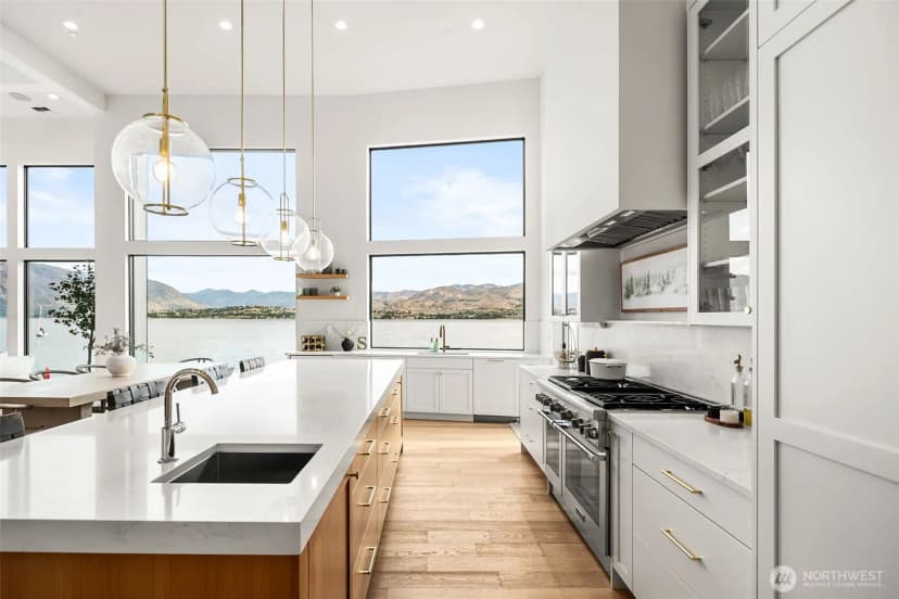 Property photo for 3212 S Lakeshore Road, Chelan photo 11
