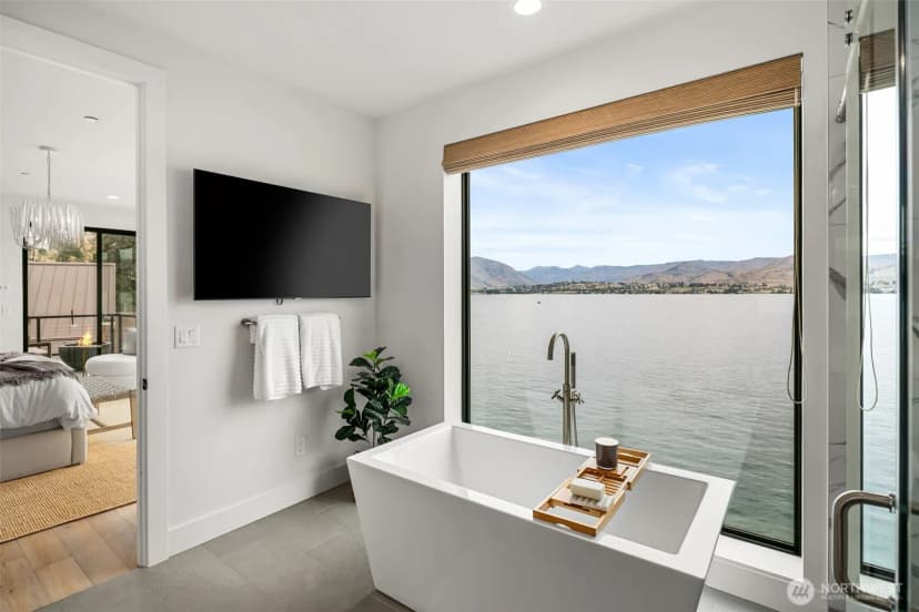 Property photo for 3212 S Lakeshore Road, Chelan photo 18