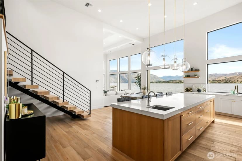 Property photo for 3212 S Lakeshore Road, Chelan photo 7