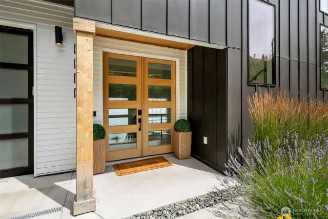 Property photo for 3212 S Lakeshore Road, Chelan photo 3