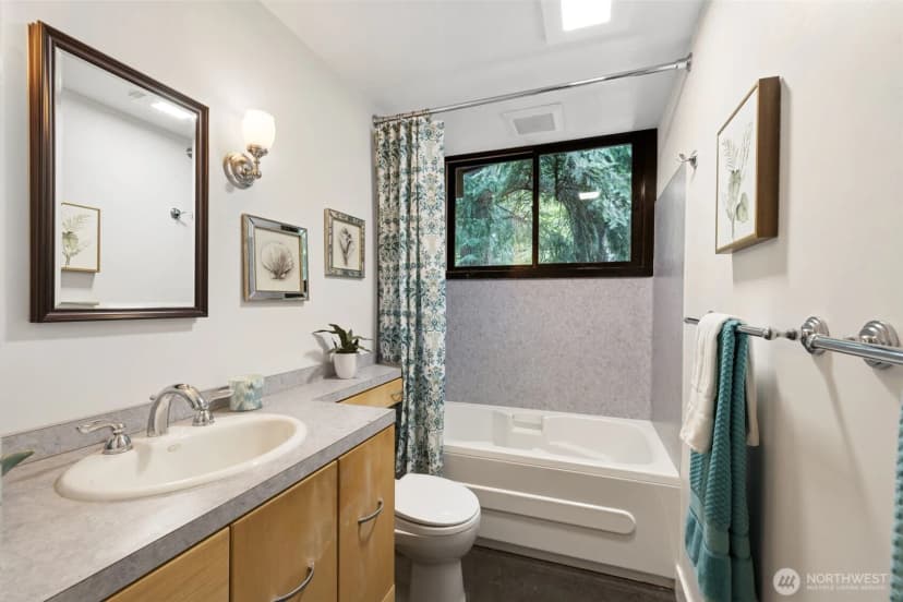 Property photo for 11706 36th Avenue Ne, Seattle photo 17