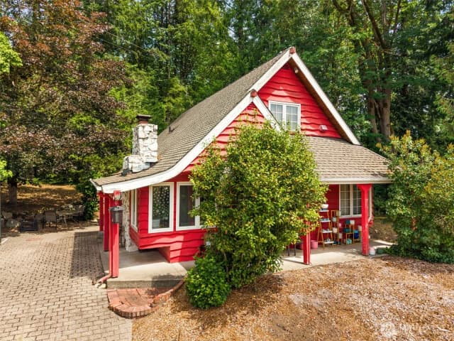 Property photo for 10911 Renton Issaquah Road Se, Issaquah photo 2