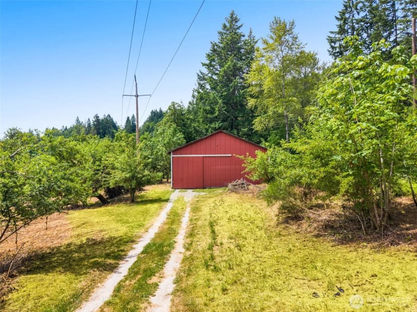 Property photo for 10911 Renton Issaquah Road Se, Issaquah photo 35