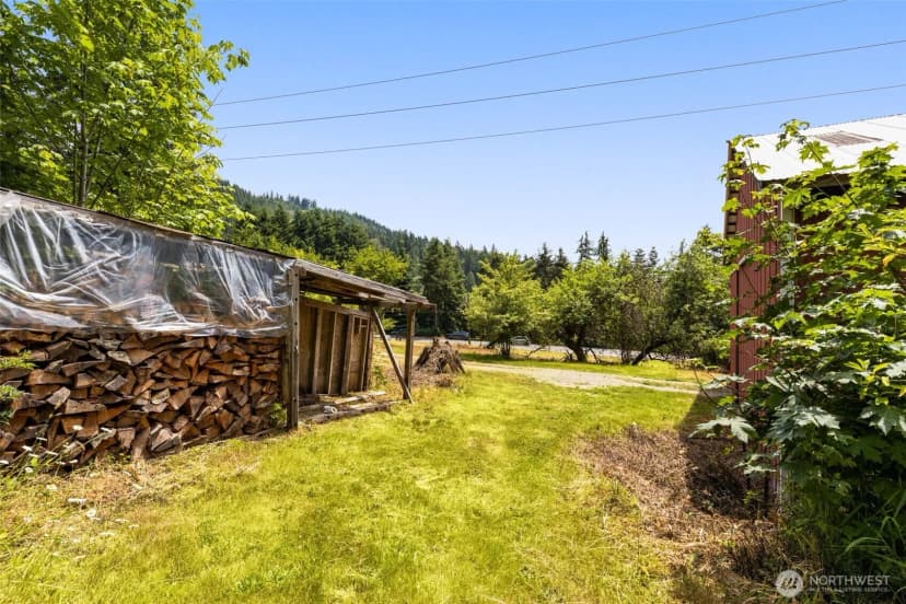 Property photo for 10911 Renton Issaquah Road Se, Issaquah photo 28