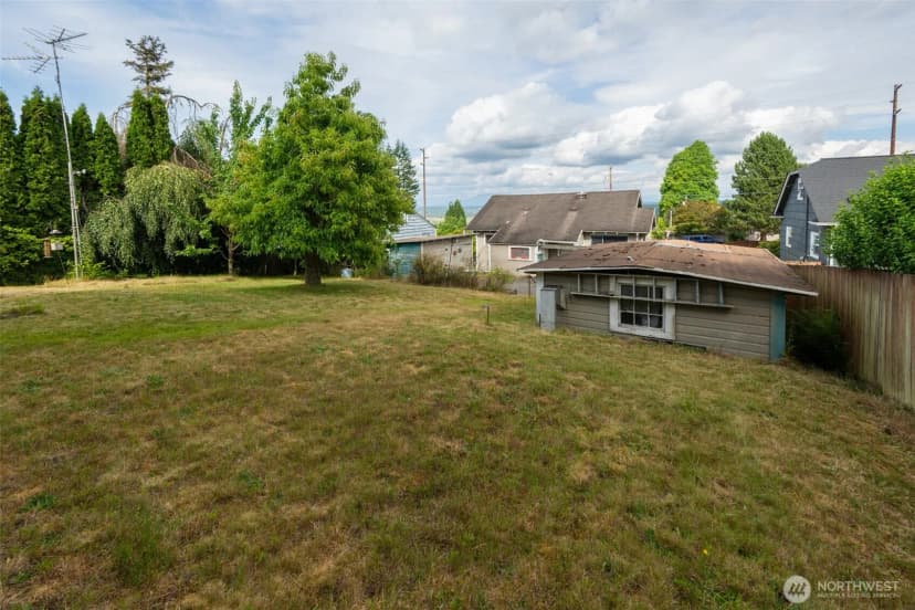 Property photo for 5806 Commercial Avenue, Everett photo 7