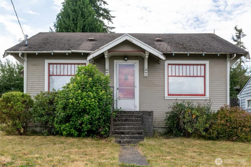 Property photo for 5806 Commercial Avenue, Everett photo 3