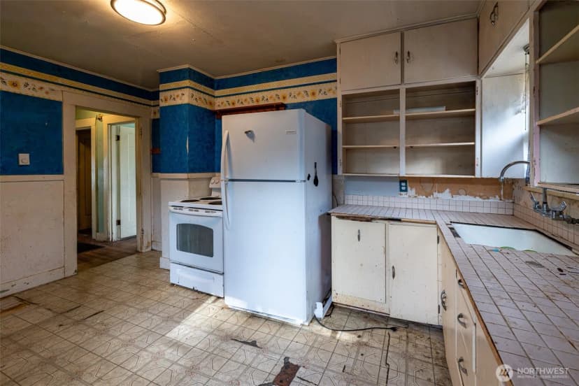Property photo for 5806 Commercial Avenue, Everett photo 20