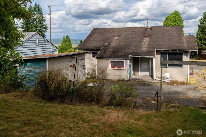 Property photo for 5806 Commercial Avenue, Everett photo 6