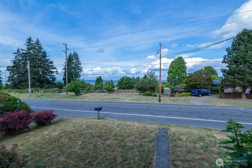 Property photo for 5806 Commercial Avenue, Everett photo 25